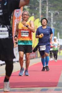 BIB: 952, 42430, 47393
                            <button type="button" onclick="openModal(8235540)" class="btn btn-primary btn-sm float-right btn-popup" data-toggle="modal" data-target=".modal-high-quality">
                        <i class="fas fa-shopping-cart"></i> Add to Cart
                    </button>
                                            <button type="button" onclick="isThisMe(8235540, true)" class="btn btn-success btn-sm float-right btn-popup btn-isme hidden" data-toggle="tooltip" data-placement="bottom" title="นี่คือรูปของคุณใช่ไหม คลิกที่นี่เพื่อเอาเข้าอัลบั้ม">
                        <i class="fas fa-plus"></i> Add to album
                    </button>
                    <button type="button" onclick="isThisMe(8235540, false)" class="btn btn-warning btn-sm float-right btn-popup btn-isnotme hidden">
                        <i class="fas fa-ban"></i> Remove from album
                    </button>